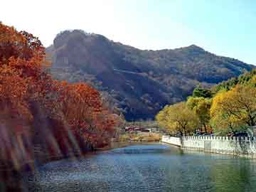 澳门二四六天天彩图库，河南新闻学院